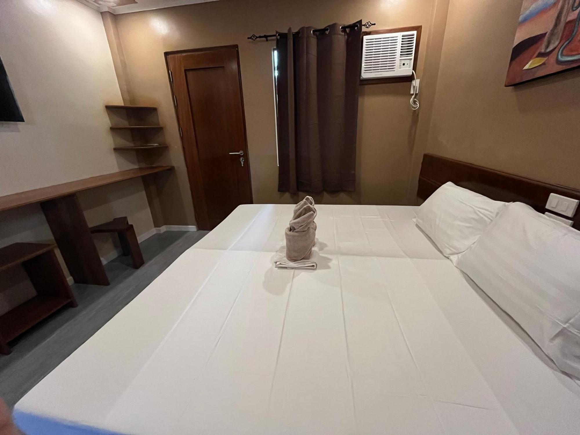 On Board Lifestyle Panglao Resort Buitenkant foto