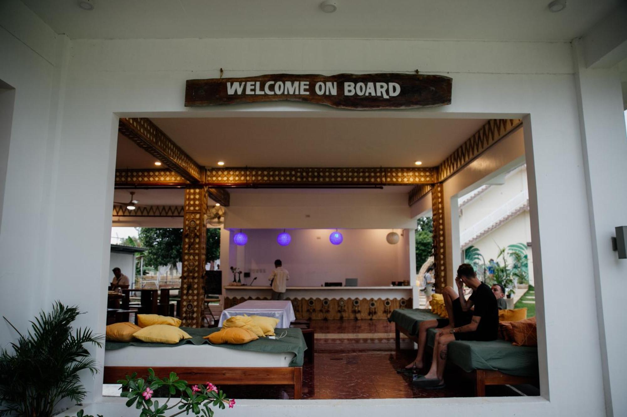 On Board Lifestyle Panglao Resort Buitenkant foto