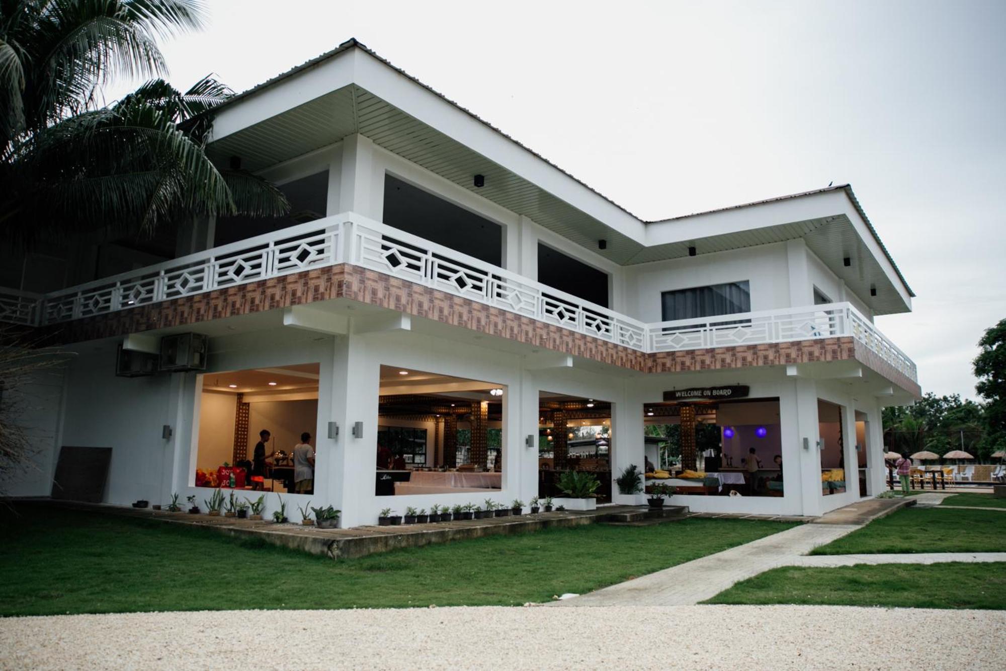 On Board Lifestyle Panglao Resort Buitenkant foto