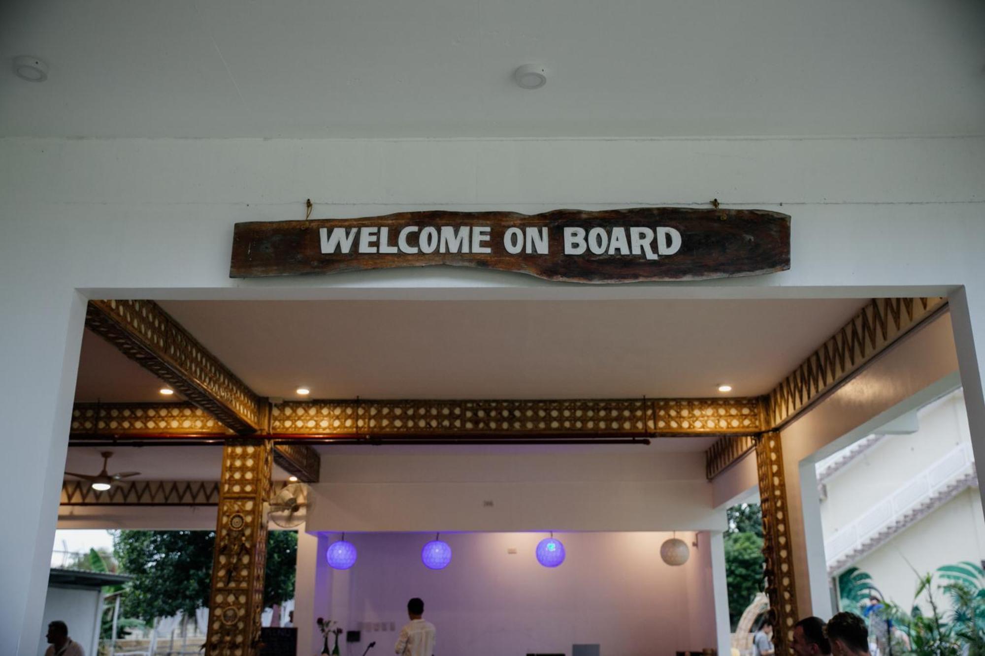 On Board Lifestyle Panglao Resort Buitenkant foto